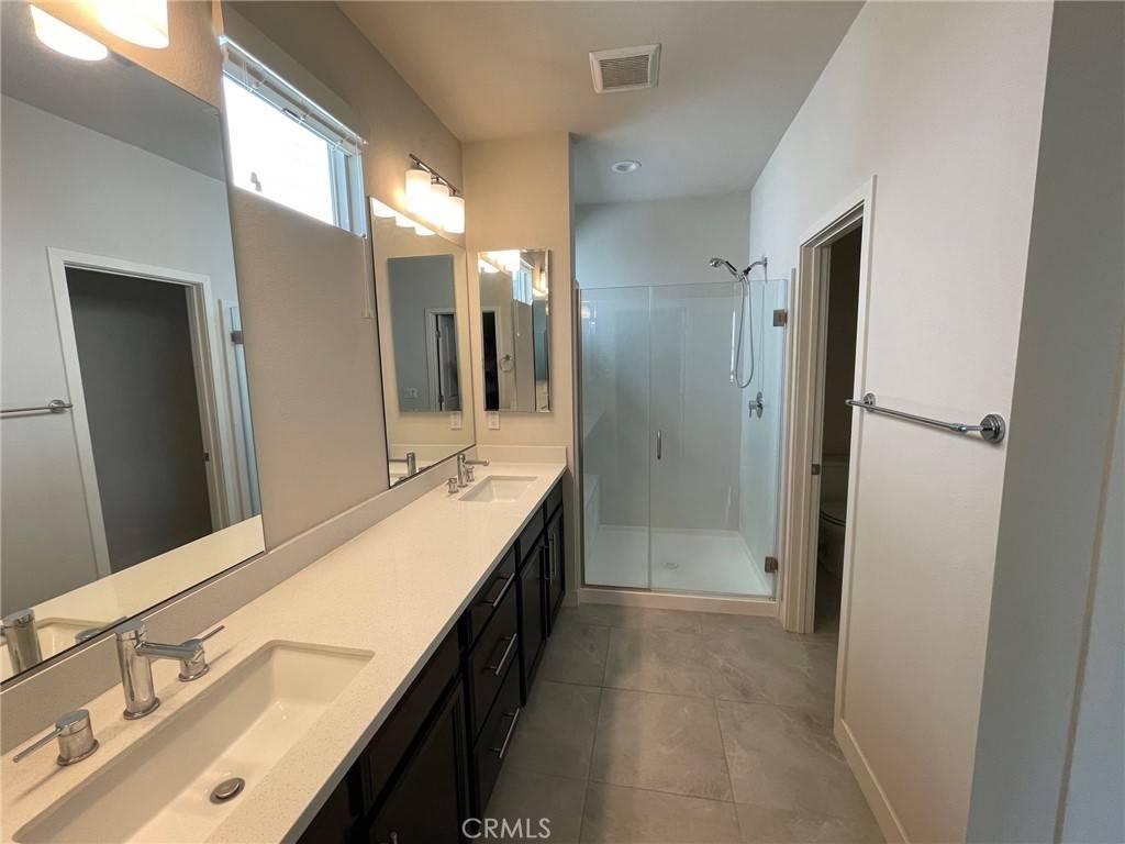 111 CARMINE Irvine, CA 92618