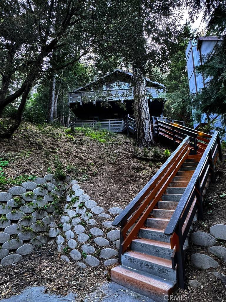 Crestline, CA 92325,828 Fern DR