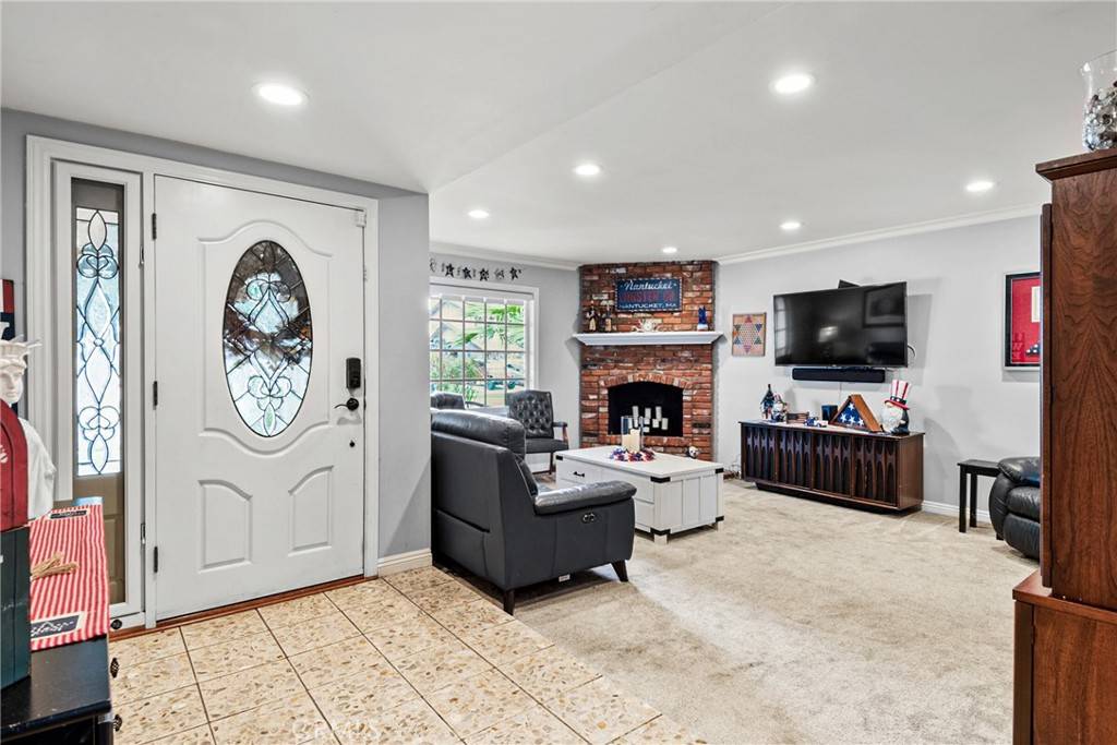 Orange, CA 92865,1528 E San Alto AVE
