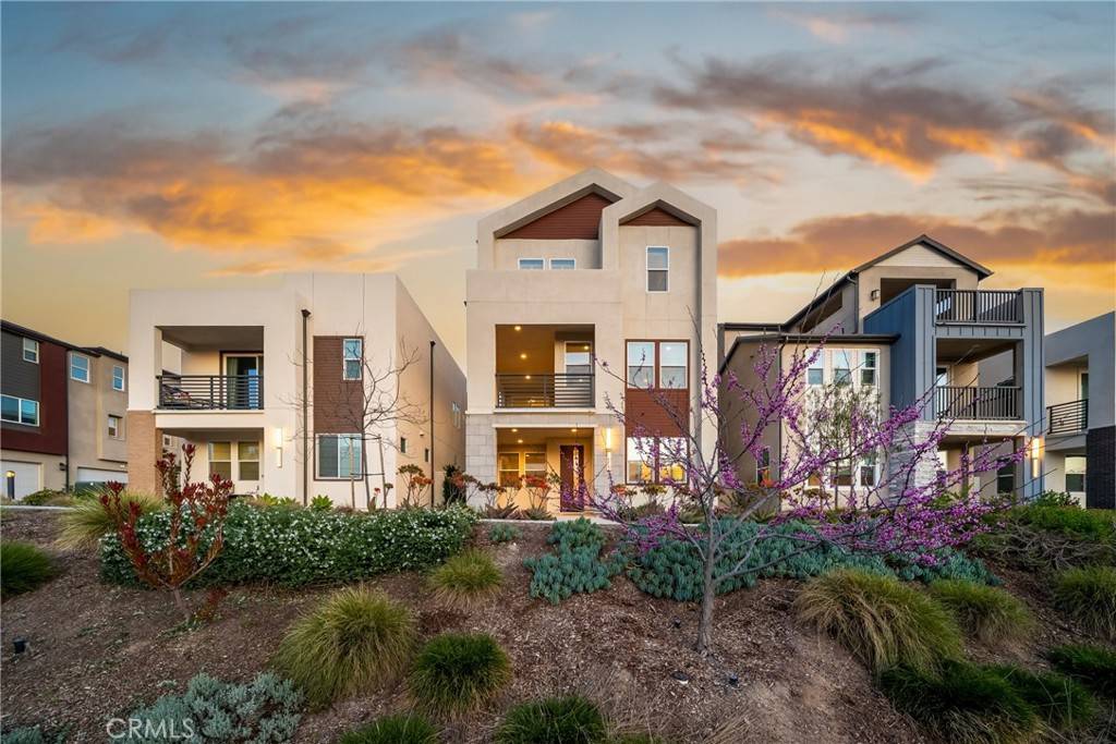 Irvine, CA 92618,121 Biome