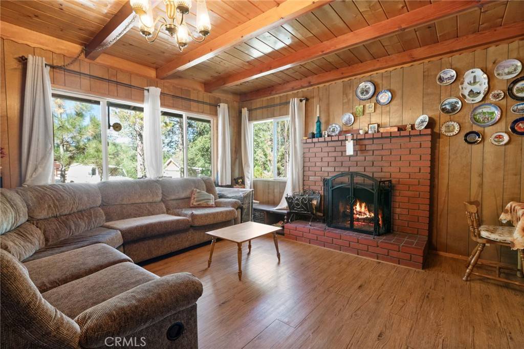 Big Bear Lake, CA 92315,682 Talmadge RD
