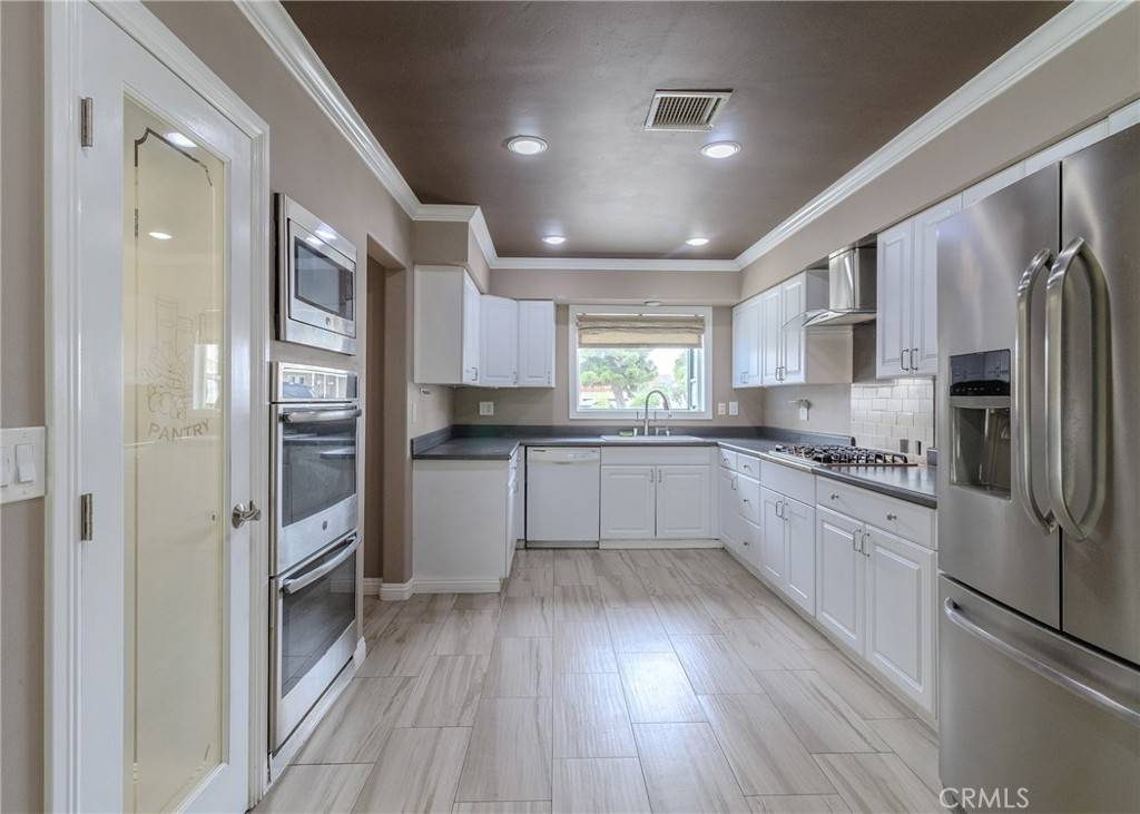 Anaheim, CA 92806,1208 N Earl CIR
