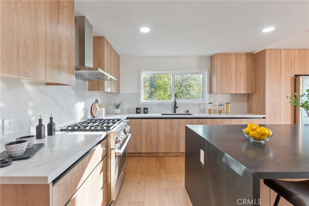 Woodland Hills, CA 91364,5166 Marmol DR