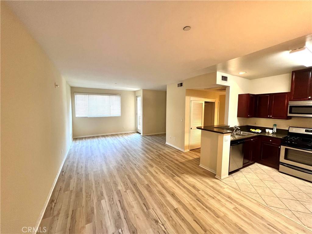 Van Nuys, CA 91405,13941 Sherman WAY #205