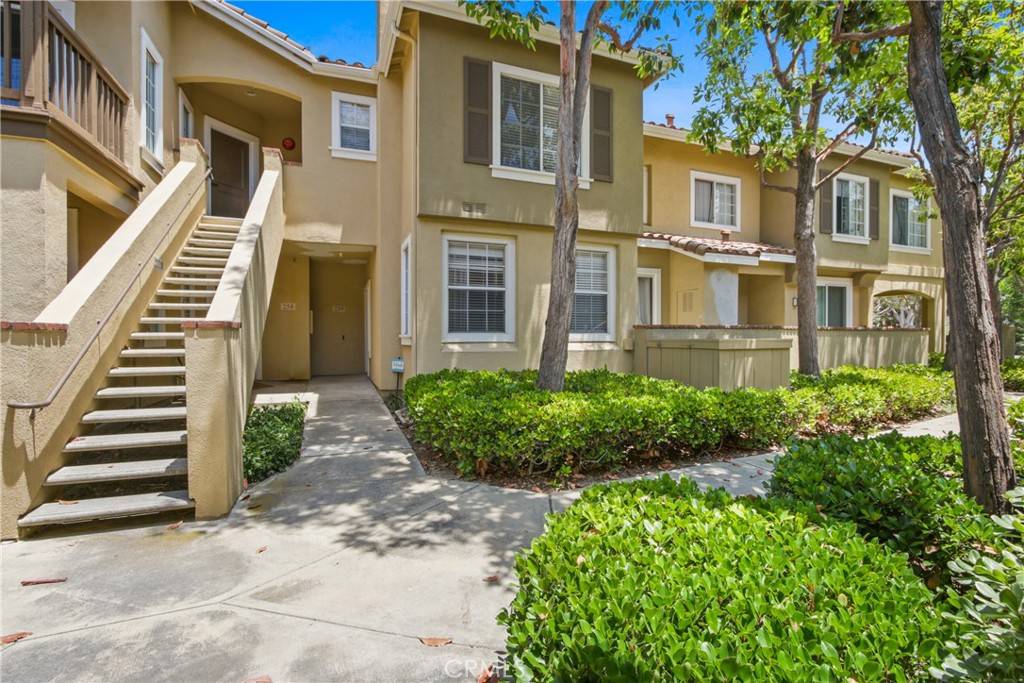 Tustin, CA 92782,259 Gallery WAY