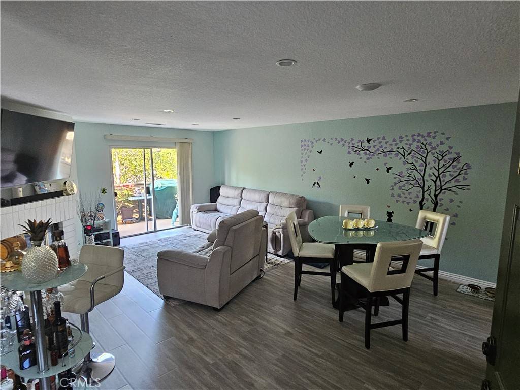 Laguna Hills, CA 92653,24377 Larchmont CT #32
