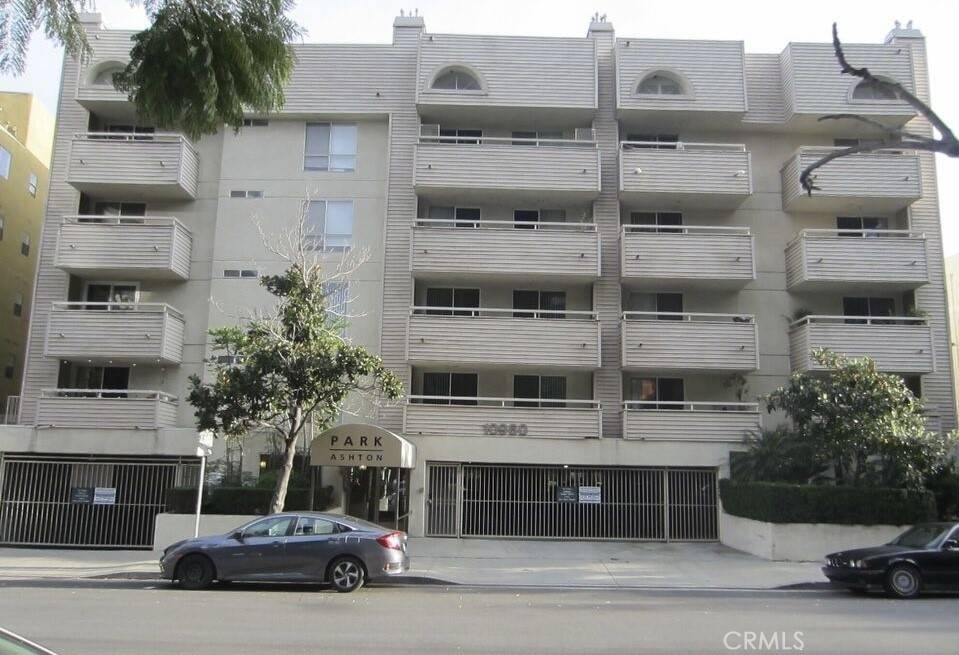 Los Angeles, CA 90024,10960 ASHTON WAY