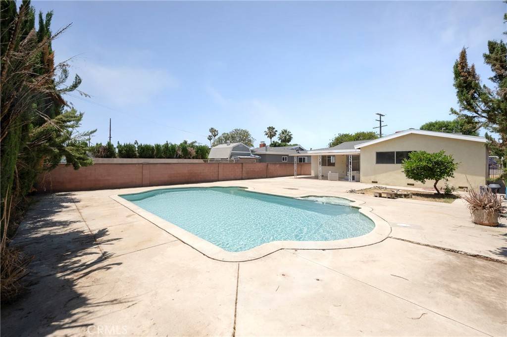 North Hollywood, CA 91605,8054 Lloyd AVE