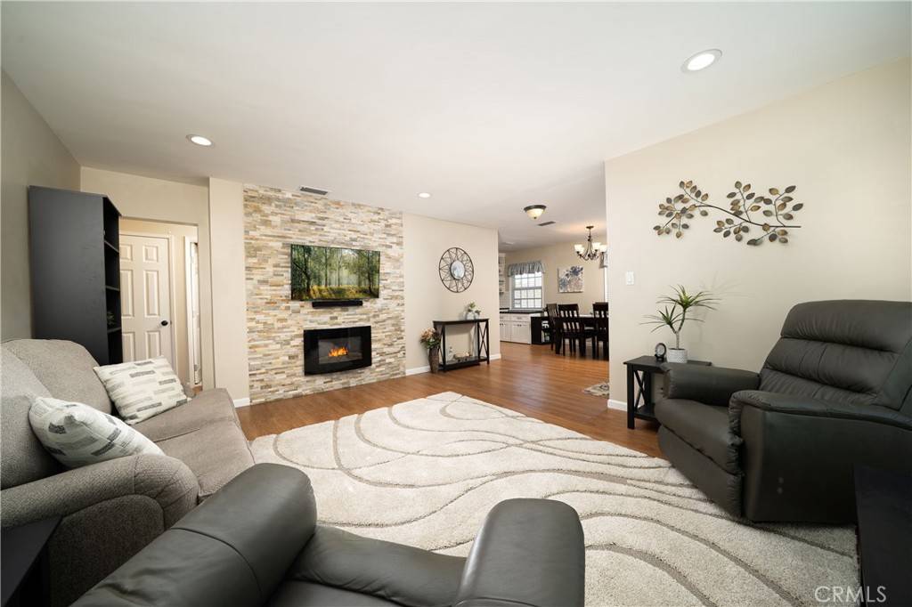 Lakewood, CA 90713,6465 Turnergrove DR