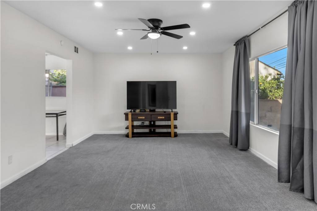 Fontana, CA 92335,17790 Merrill AVE