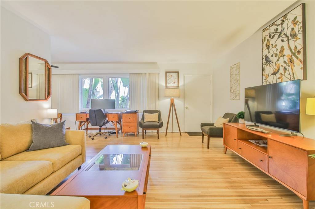 Long Beach, CA 90802,1030 E 2nd ST #7