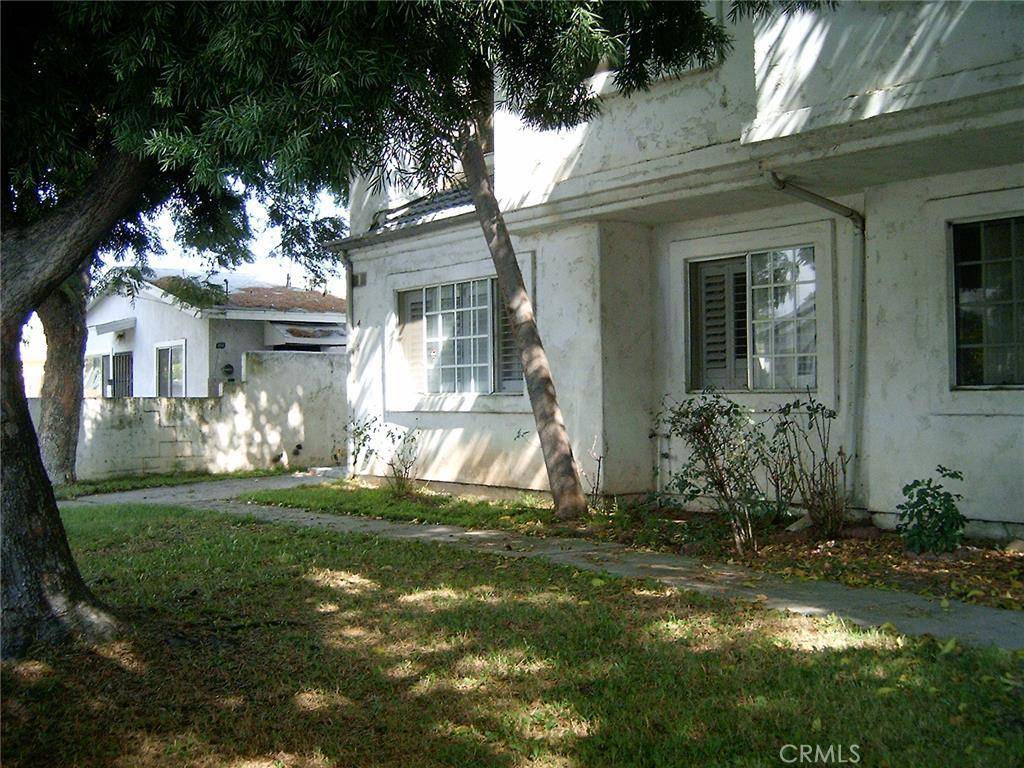 Paramount, CA 90723,14037 Mcclure AVE #4