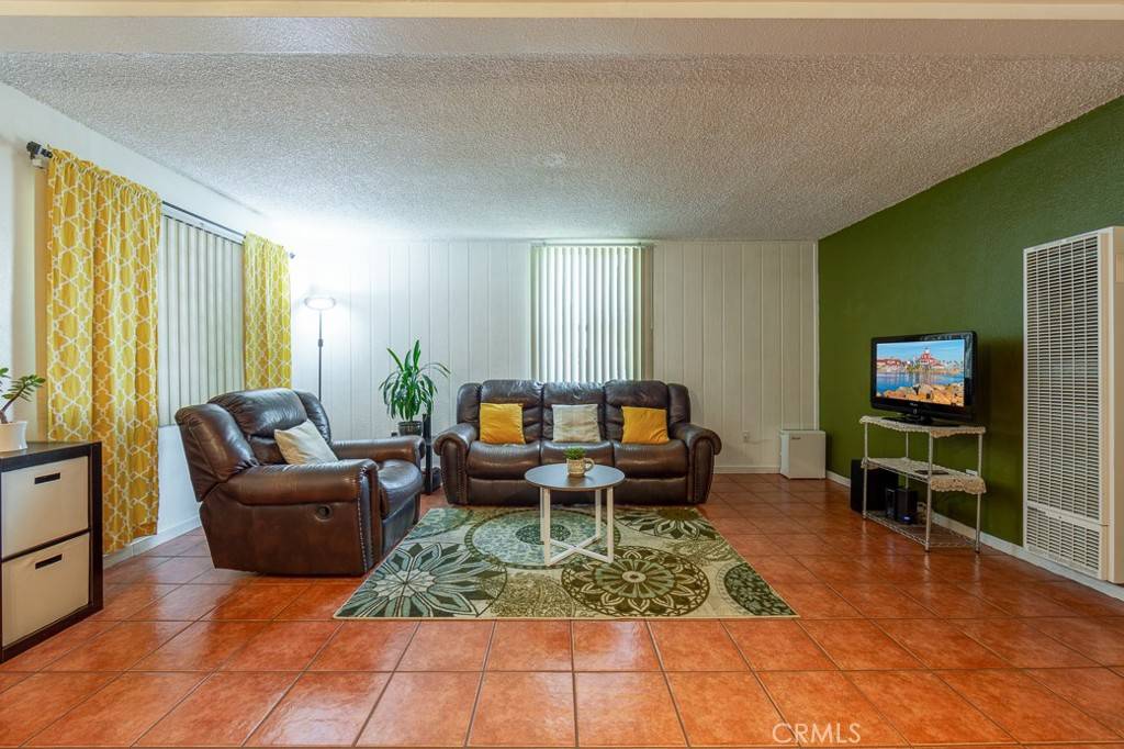 Long Beach, CA 90810,3365 Santa Fe AVE #21