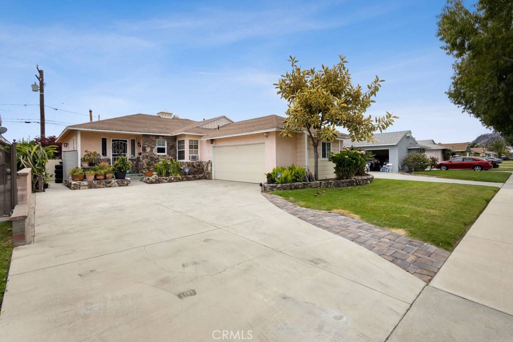 Bellflower, CA 90706,10348 Mapledale ST