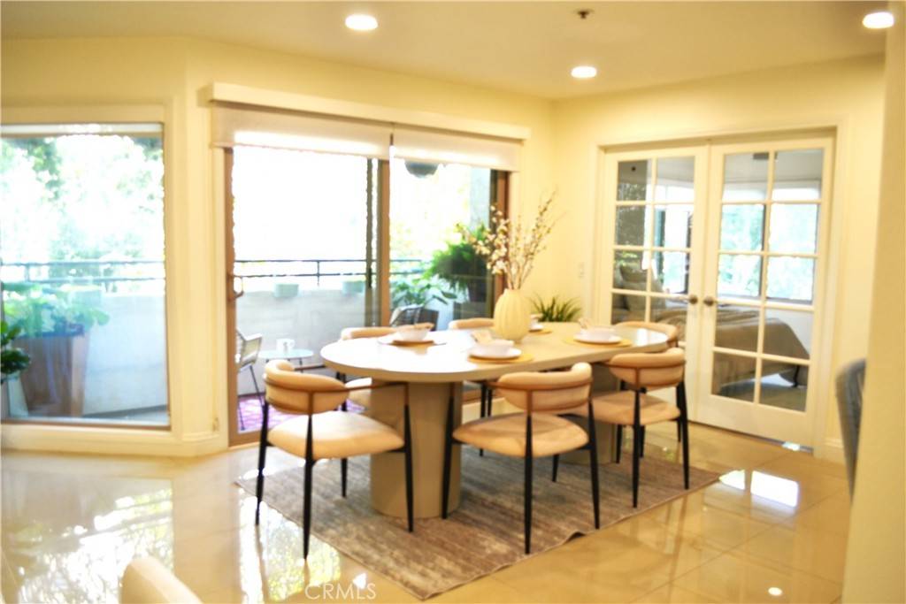 Newport Beach, CA 92663,260 Cagney LN #105