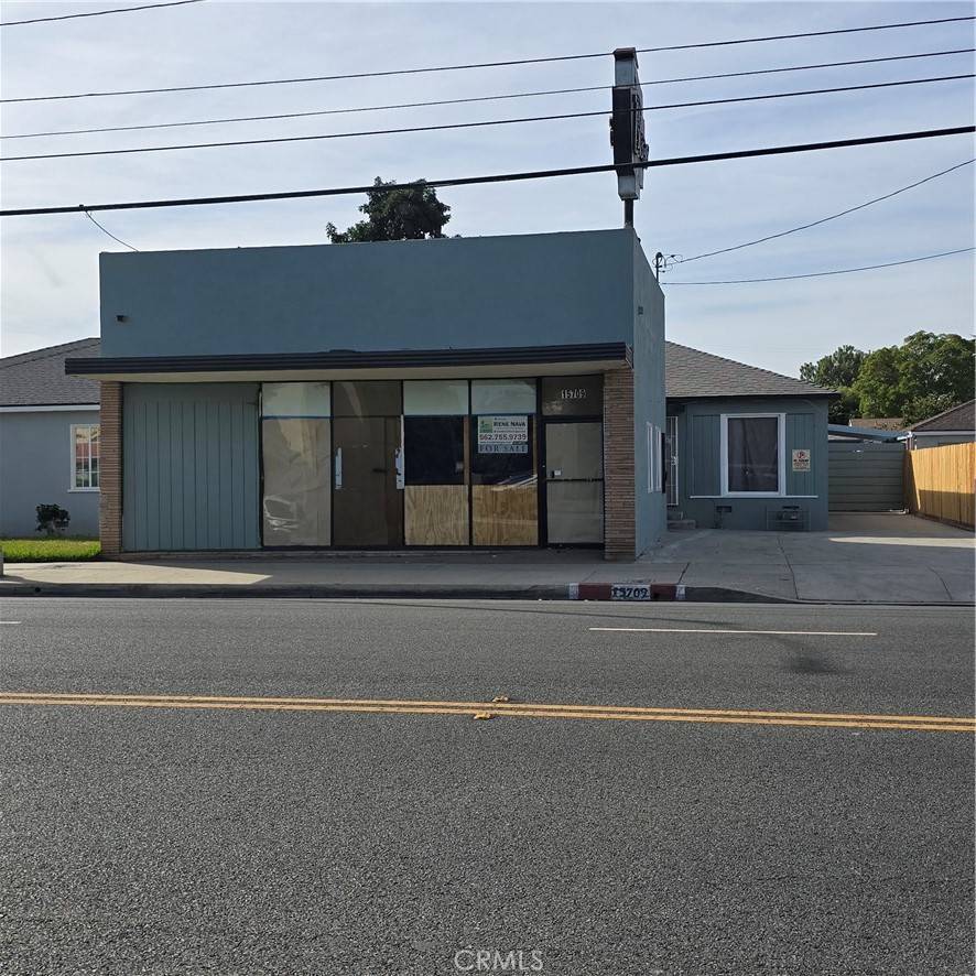 Bellflower, CA 90706,15709 Bellflower BLVD