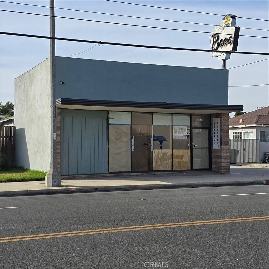 Bellflower, CA 90706,15709 Bellflower BLVD