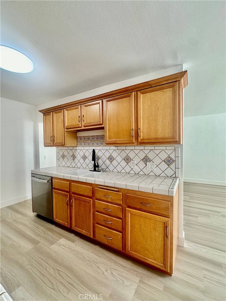 Los Angeles, CA 90046,1750 Camino Palmero ST #232