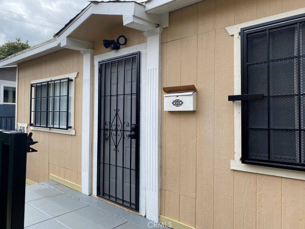 Los Angeles, CA 90006,1140 1/2 S Oxford AVE