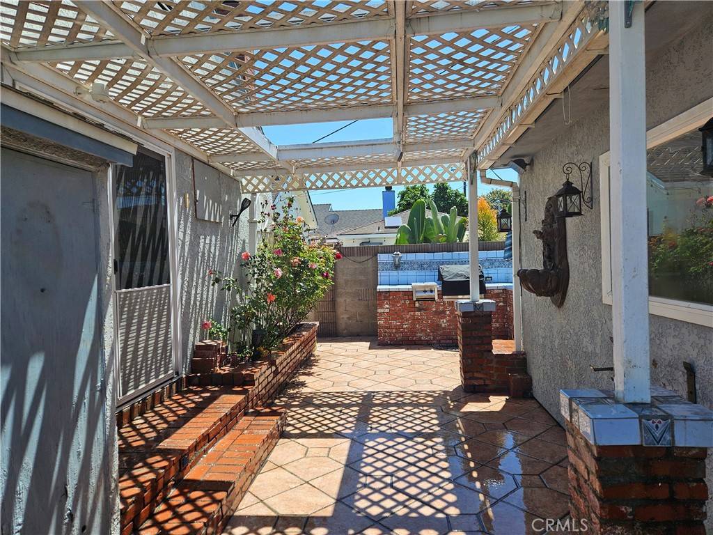 Lakewood, CA 90712,6149 Whitewood ave