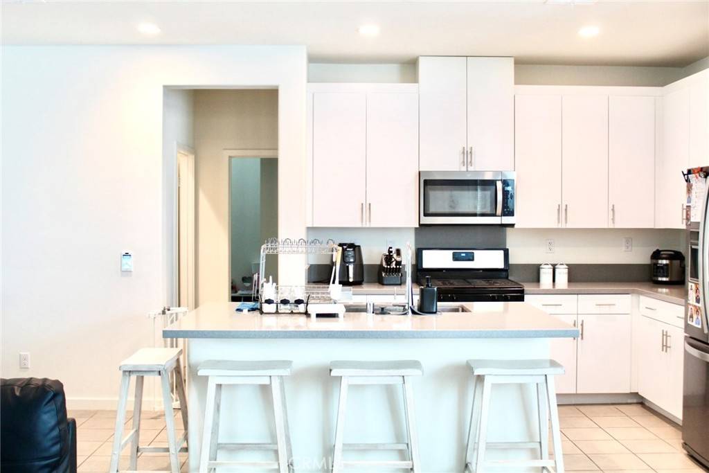 Fontana, CA 92336,15974 Jamie LN #2
