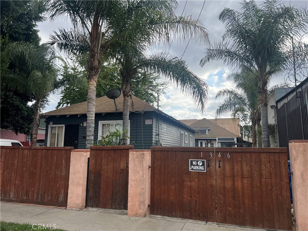 Los Angeles, CA 90021,1346 E 18th ST
