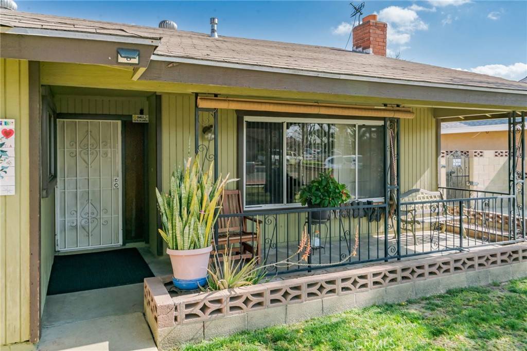 Fontana, CA 92335,9555 Madrona DR