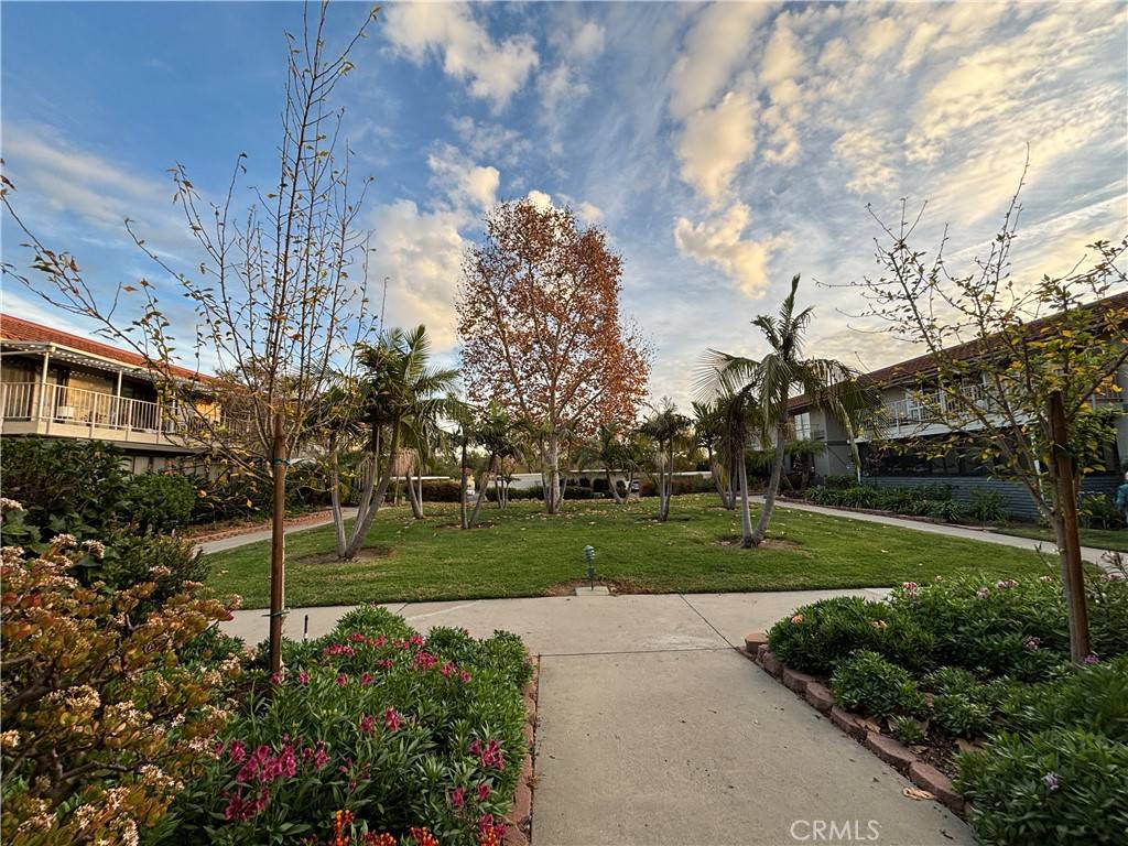 Laguna Woods, CA 92637,865 Ronda Mendoza #N