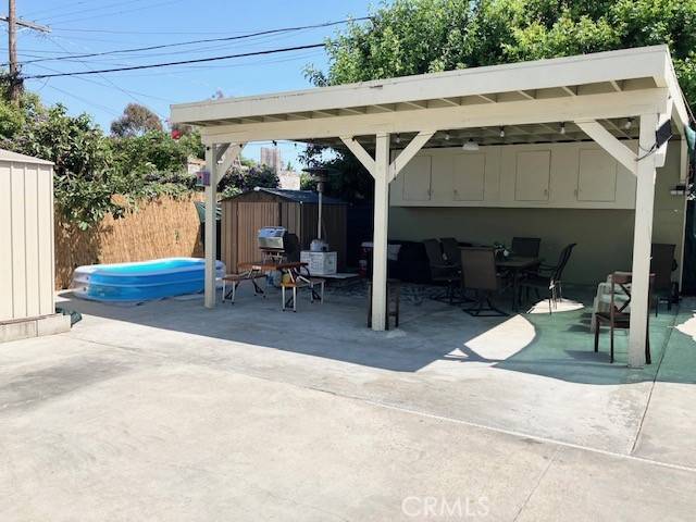 Los Angeles, CA 90061,242 E 116th ST