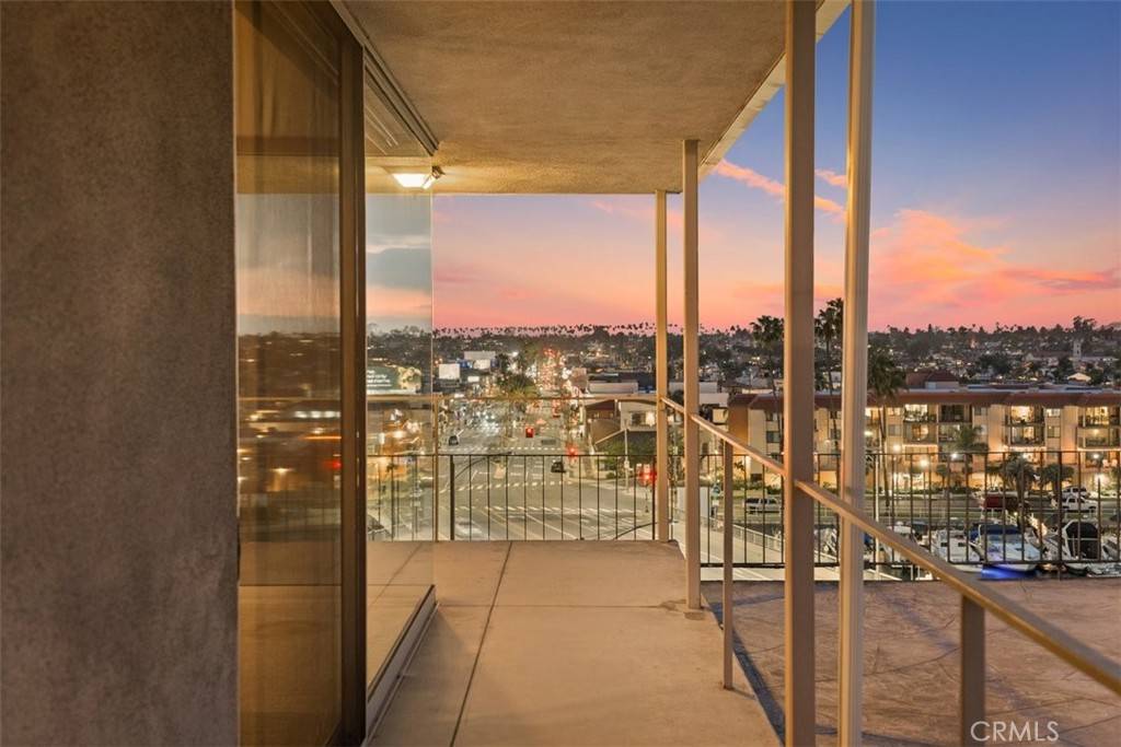 Long Beach, CA 90803,5400 E The Toledo #701