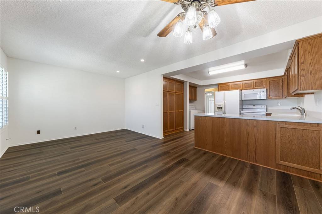 Bellflower, CA 90706,9934 Cedar Street