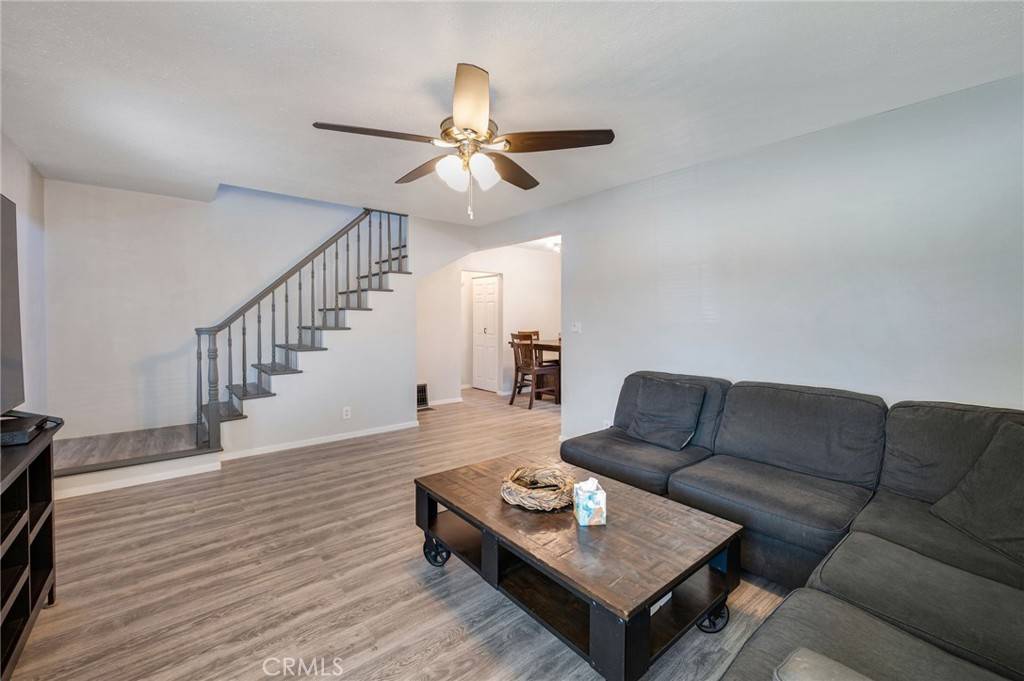 Lakewood, CA 90713,6008 Dunrobin AVE