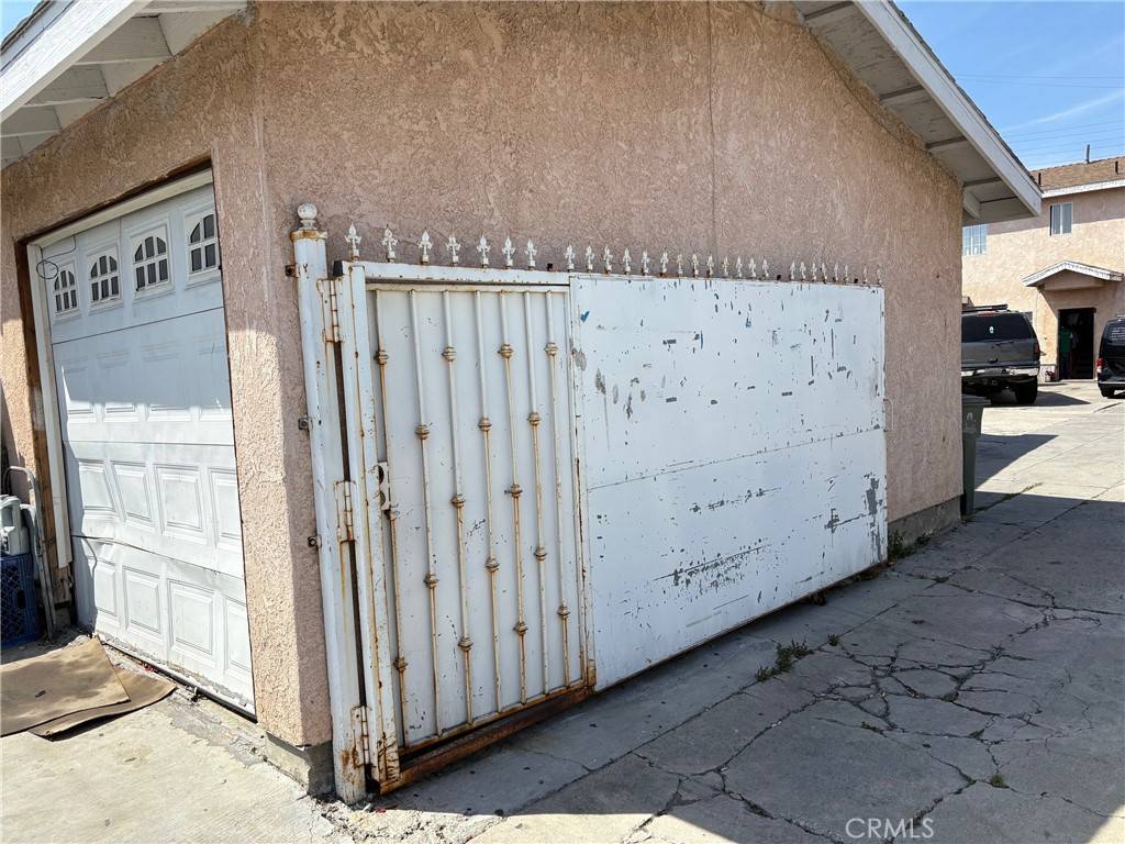 Maywood, CA 90270,4425 E 57th ST