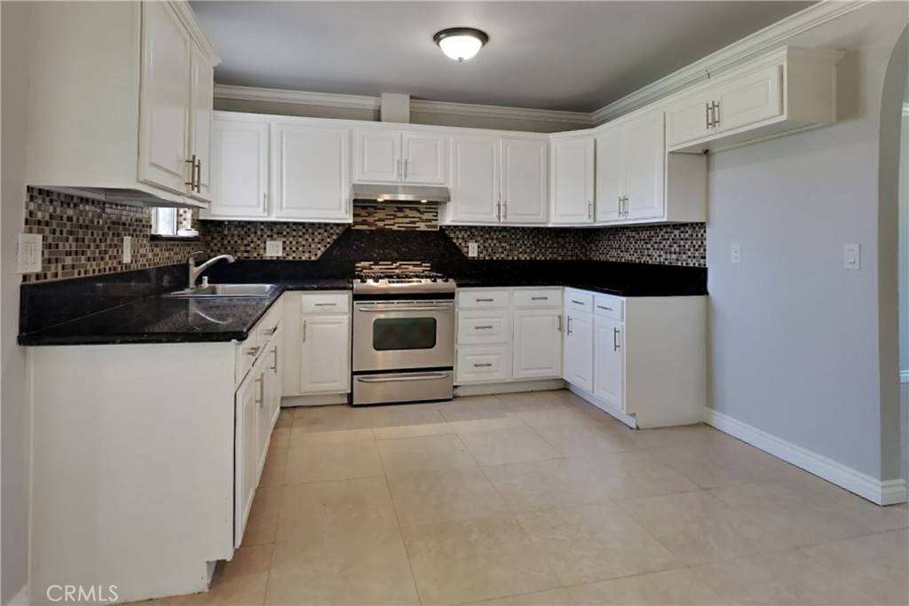 Rialto, CA 92376,665 W Winchester DR