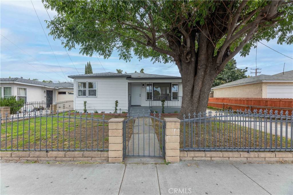 Paramount, CA 90723,15158 San Jose AVE