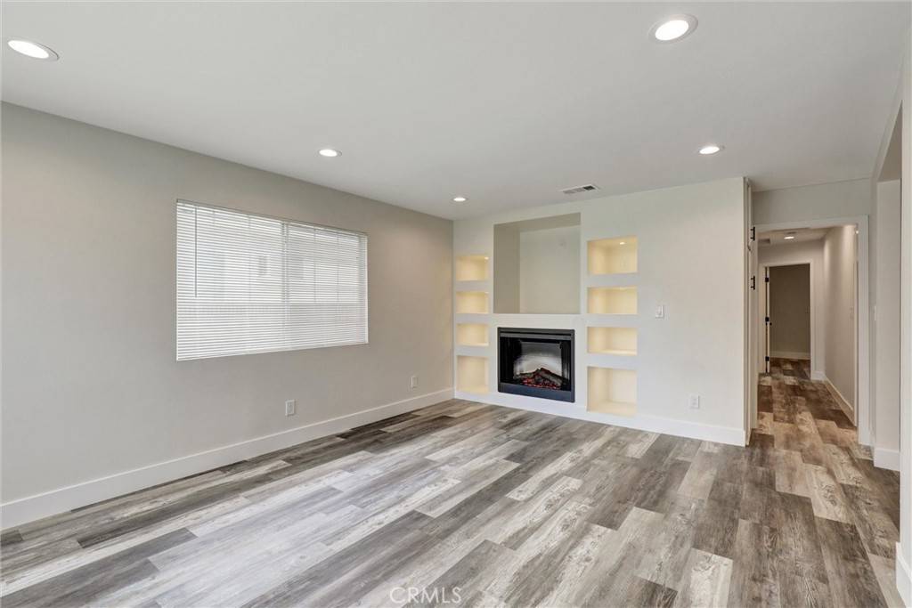 Orange, CA 92865,402 E Glendale DR