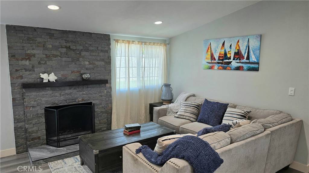 2108 Raleigh AVE Costa Mesa, CA 92627