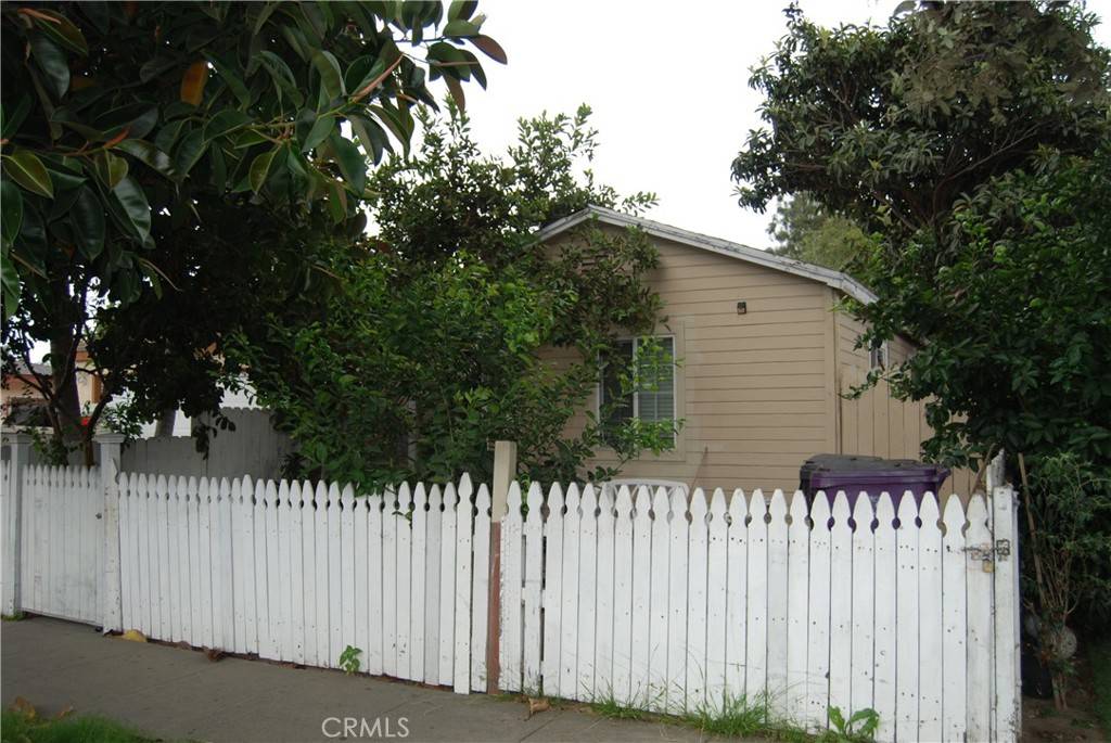 Long Beach, CA 90810,3606 Denver AVE