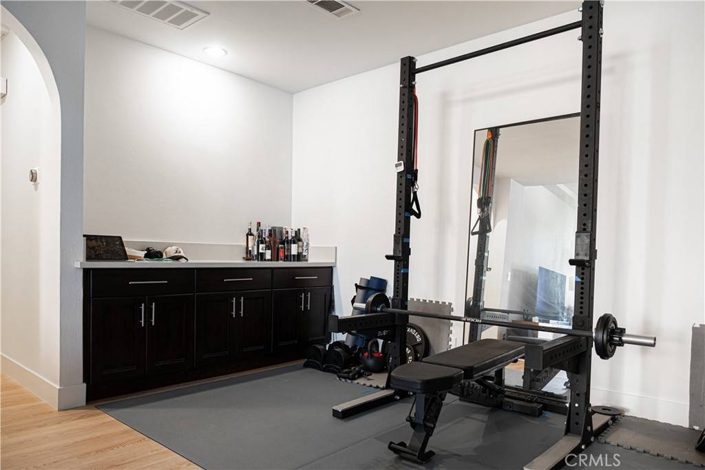 Los Angeles, CA 90004,5050 Maplewood AVE #103