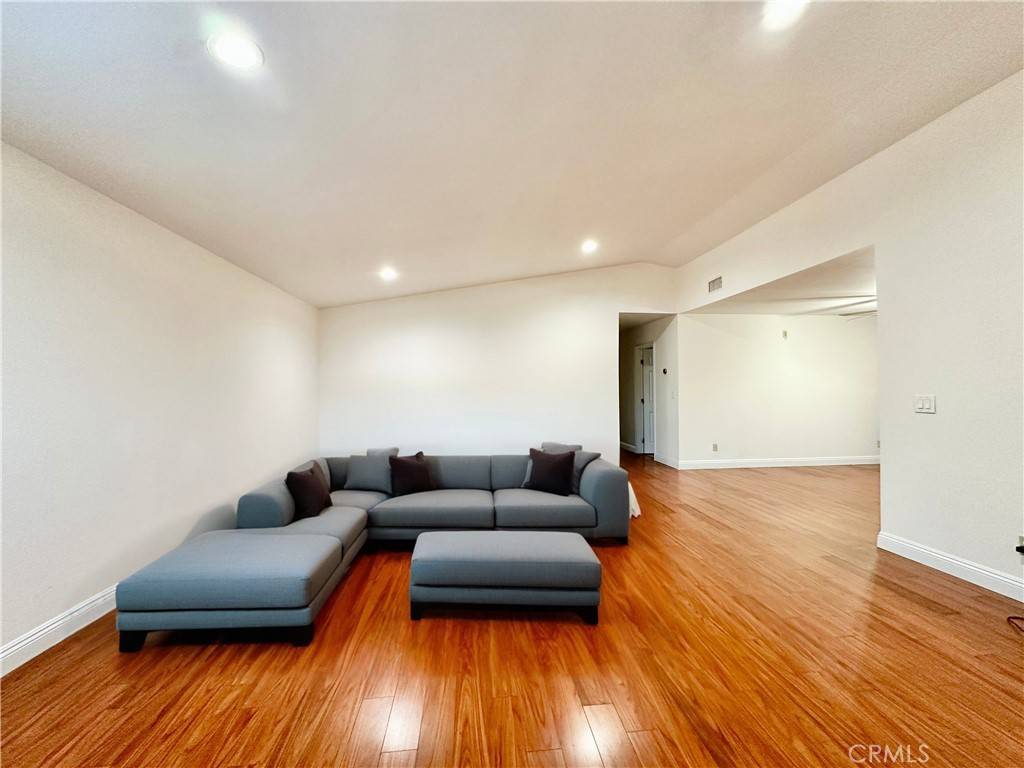 Artesia, CA 90701,18113 Elaine AVE