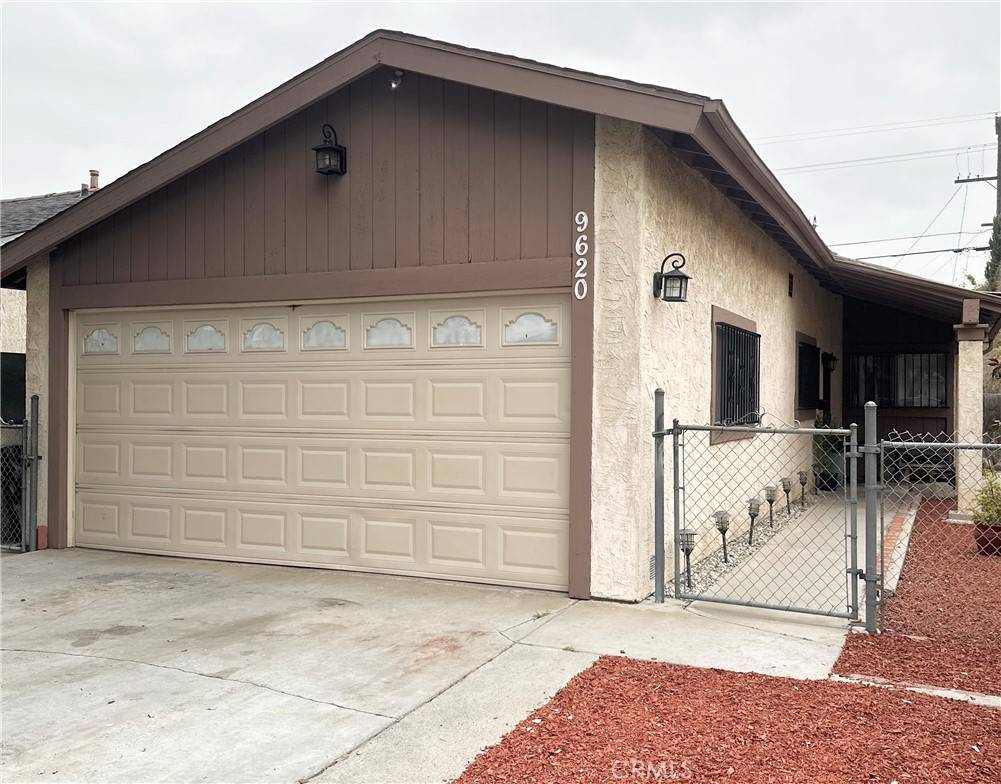 South Gate, CA 90280,9620 San Vincente AVE