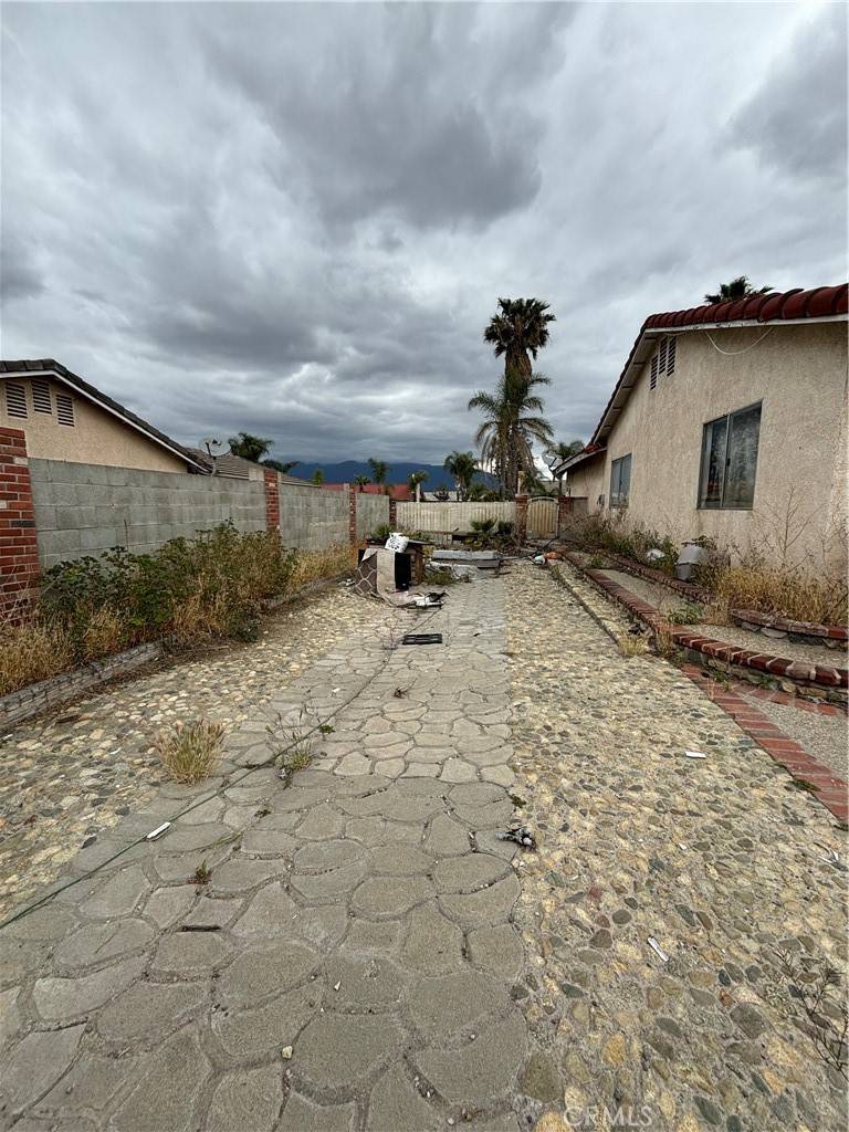 Fontana, CA 92335,15491 Citron AVE