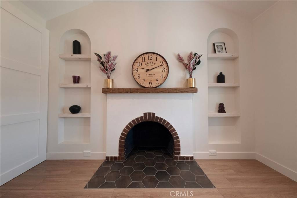 Los Angeles, CA 90039,3448 Ferncroft RD