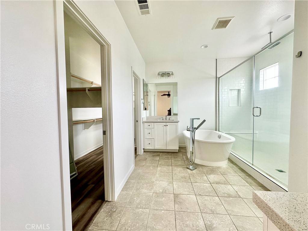 403 Aura DR Costa Mesa, CA 92626