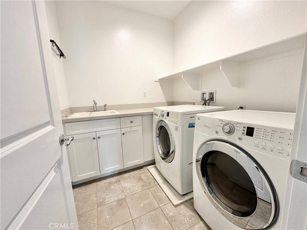403 Aura DR Costa Mesa, CA 92626