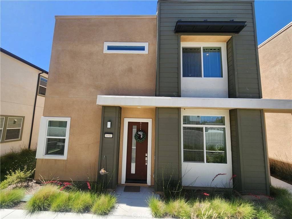 Valencia, CA 91381,26912 Winding Trail CT