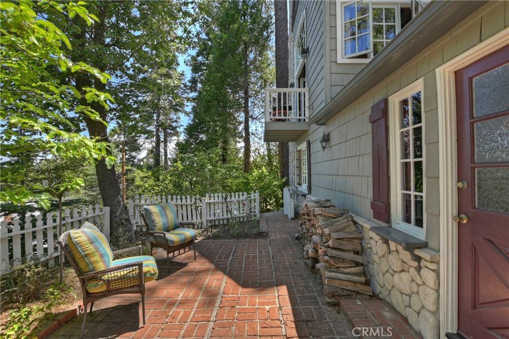 Lake Arrowhead, CA 92352,299 Mittry LN