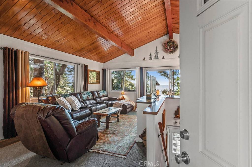 Lake Arrowhead, CA 92352,636 Buckingham