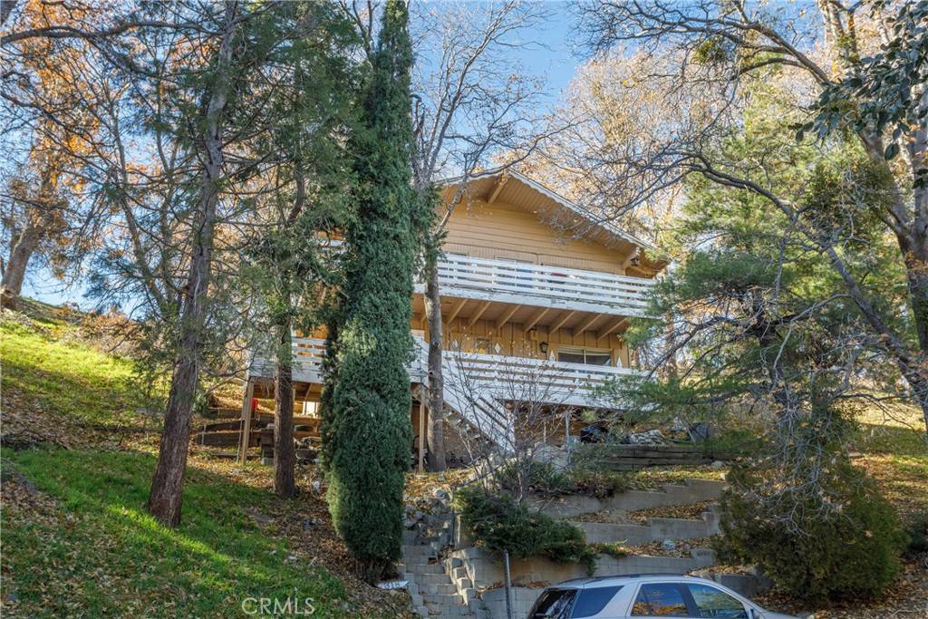 Crestline, CA 92325,318 Dorn DR