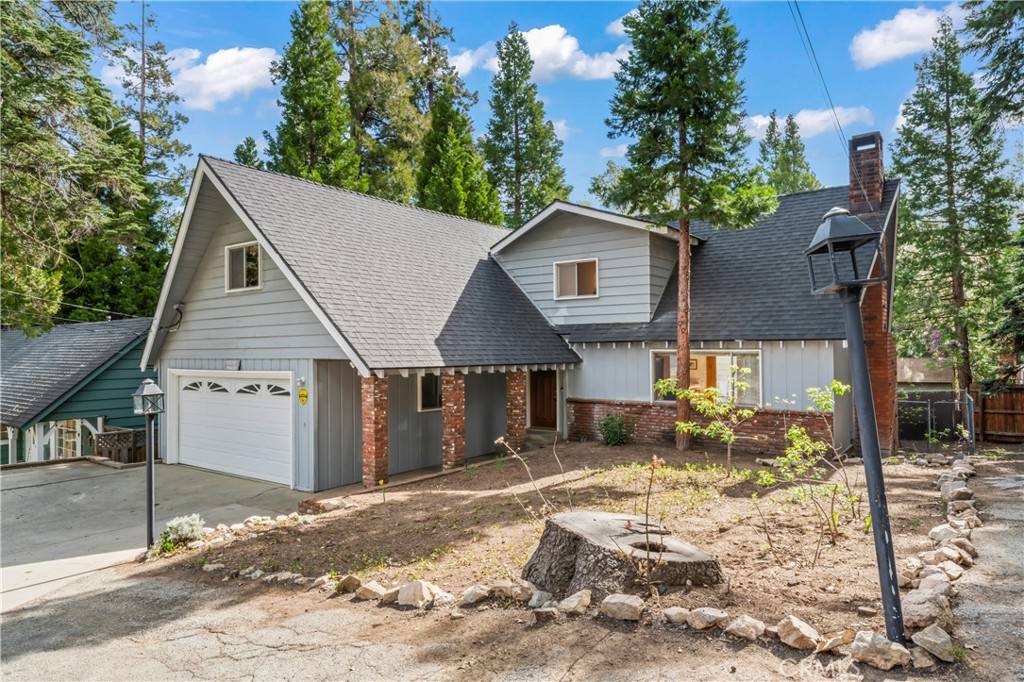 Lake Arrowhead, CA 92352,283 Maple DR